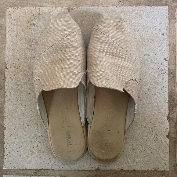 TOMS Rose Gold Metallic Woven Women’s Nova Slip-Ons, 7.5 - Picture 2 of 3